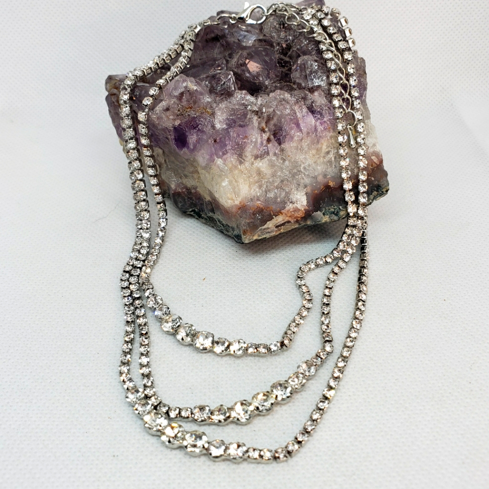 J011 Amber Sceats Crystal Necklace 30$